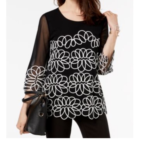 Alfani Tops - Alfani beautiful black and white top